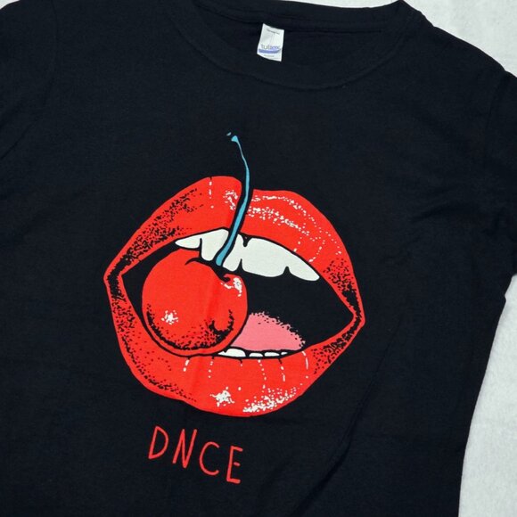 Hot Topic ✦ DNCE Cherry Lips Graphic T-Shirt ✦ Womens M Black Cotton NWT - Picture 4 of 5